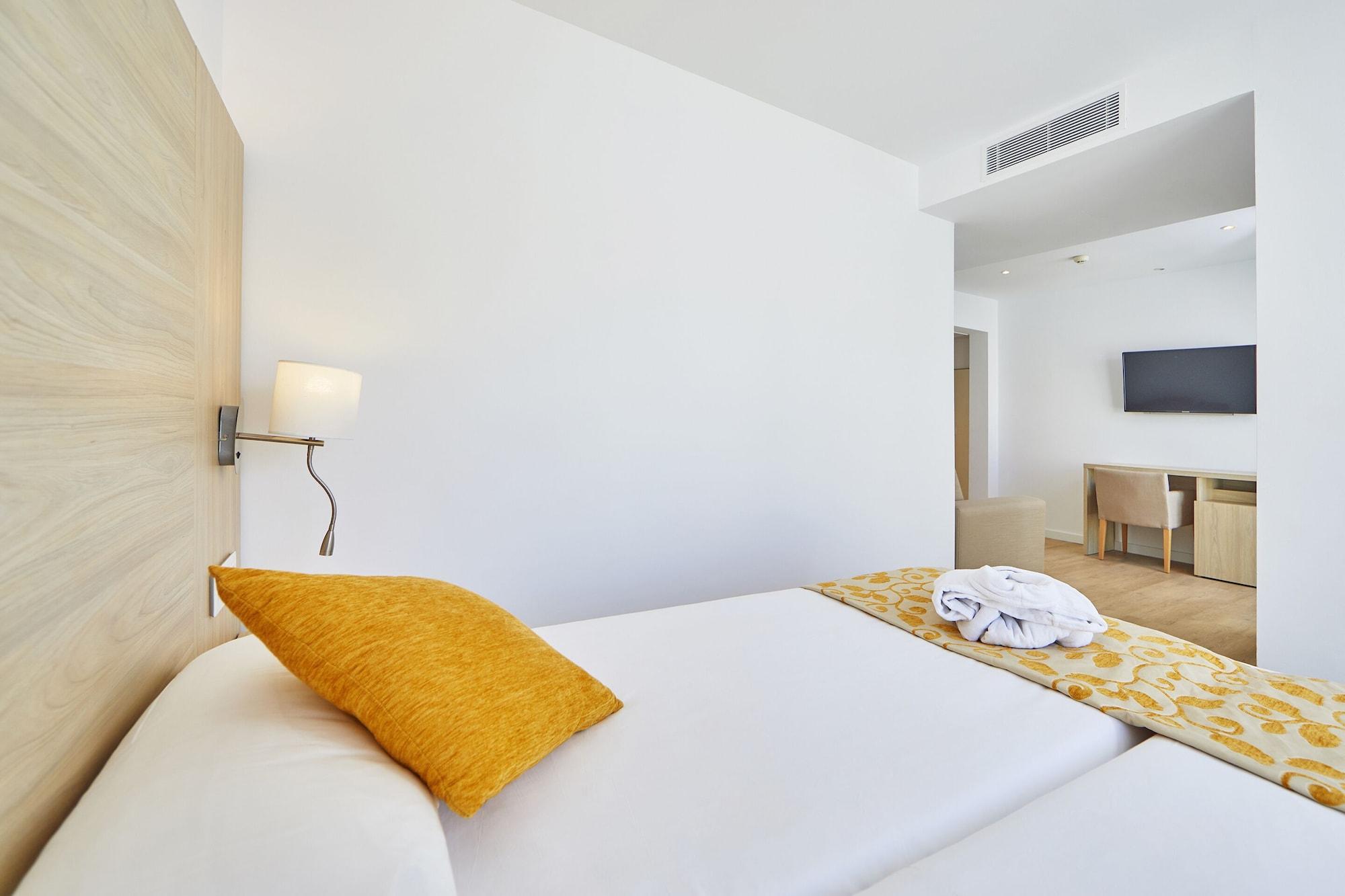 Hotel Ilusion Moreyo - Adults Only Кала Бона Екстериор снимка