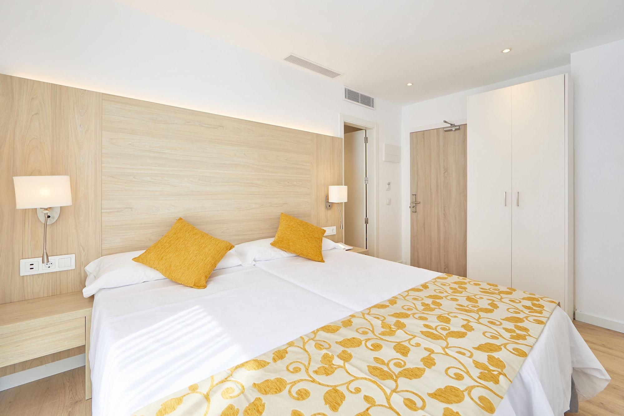 Hotel Ilusion Moreyo - Adults Only Кала Бона Екстериор снимка